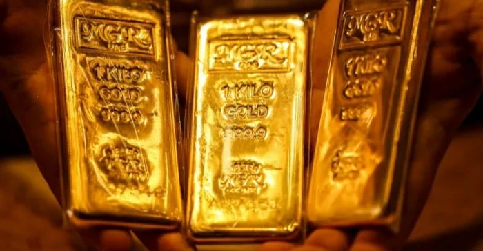 Shafaq News..Gold retreats as oil climbs Shafaq News..Gold retreats as oil climbs